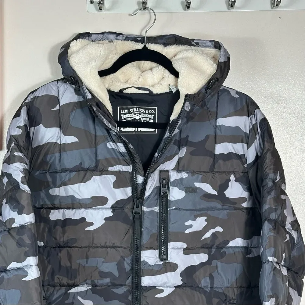 Levi's puffer camouflage Jacket